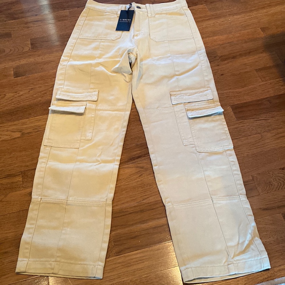 Lioness cream color cargo pants. Size small